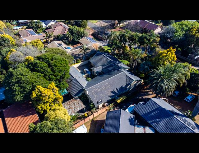 6 BEDROOM FREESTANDING FOR SALE IN WINGATE PARK